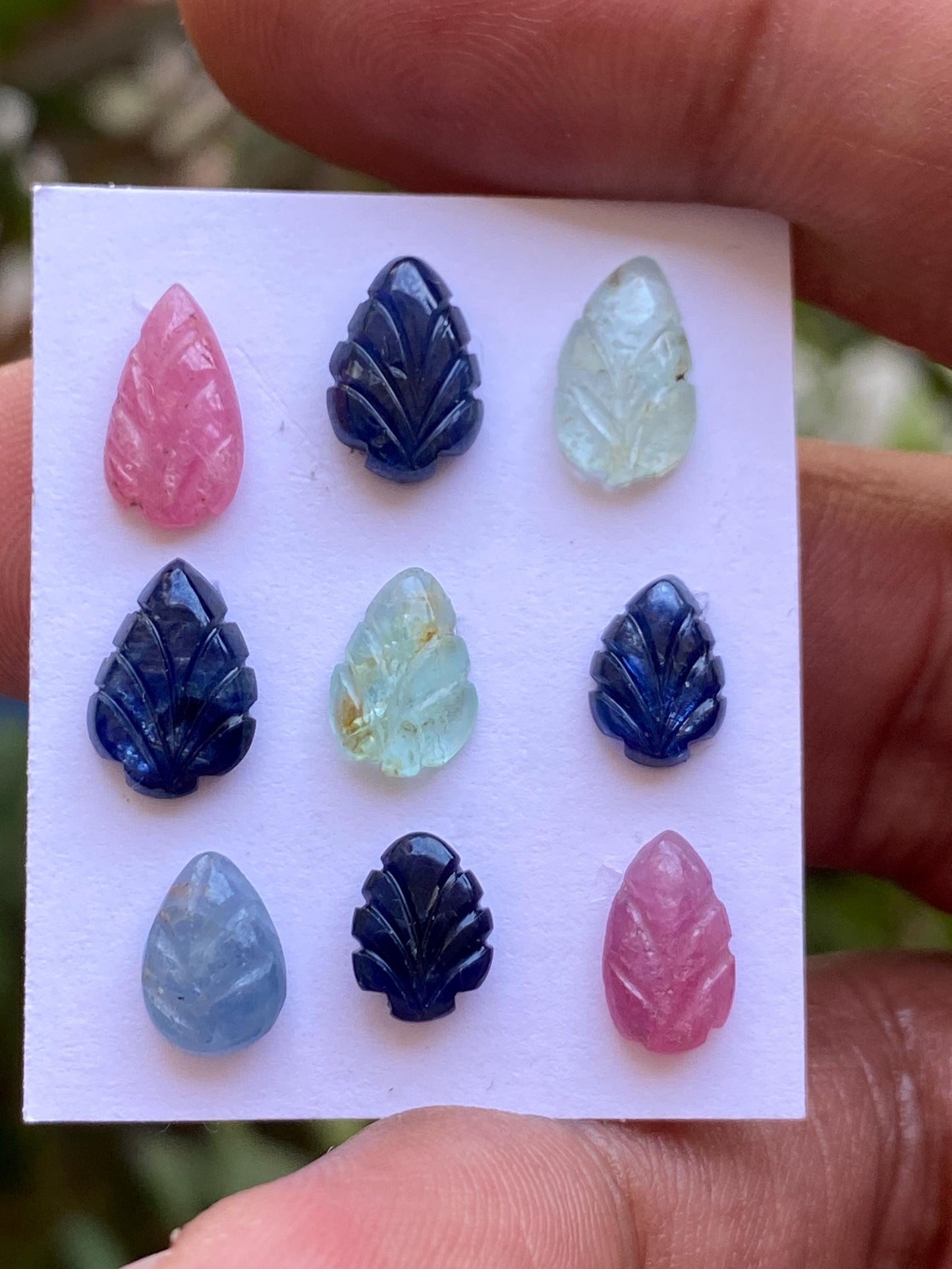 Amazing emerald ruby Sapphire Leaves Leaf Carving Natural  fine Quality size 8x6mm-10x7mm Wt 13.75 Carats Pcs 9 wholesale lot