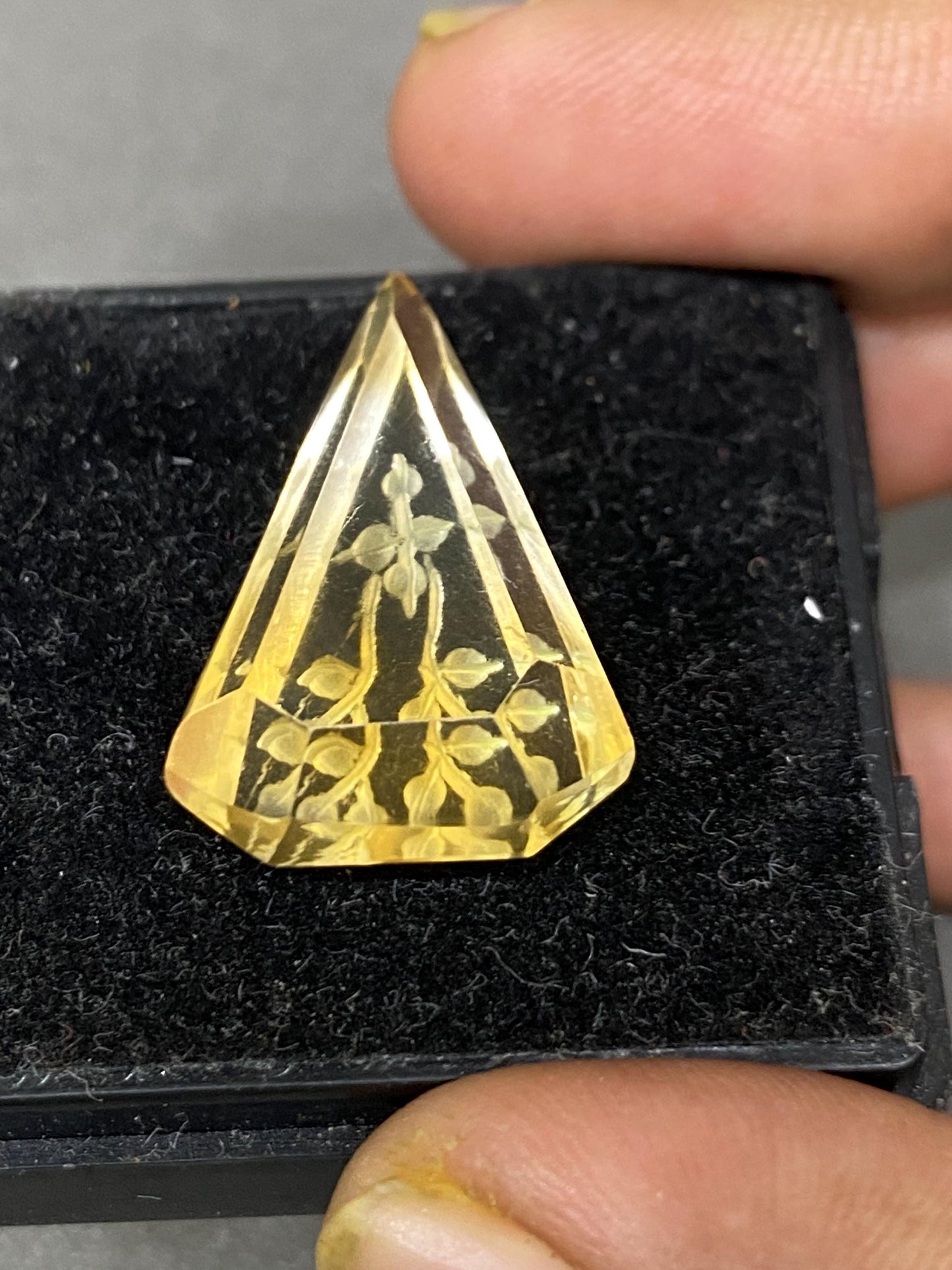 Lovely AAA Citrine intaglio carving cutstones wt 47 carats pcs 1 size 27x16mm citrine carving