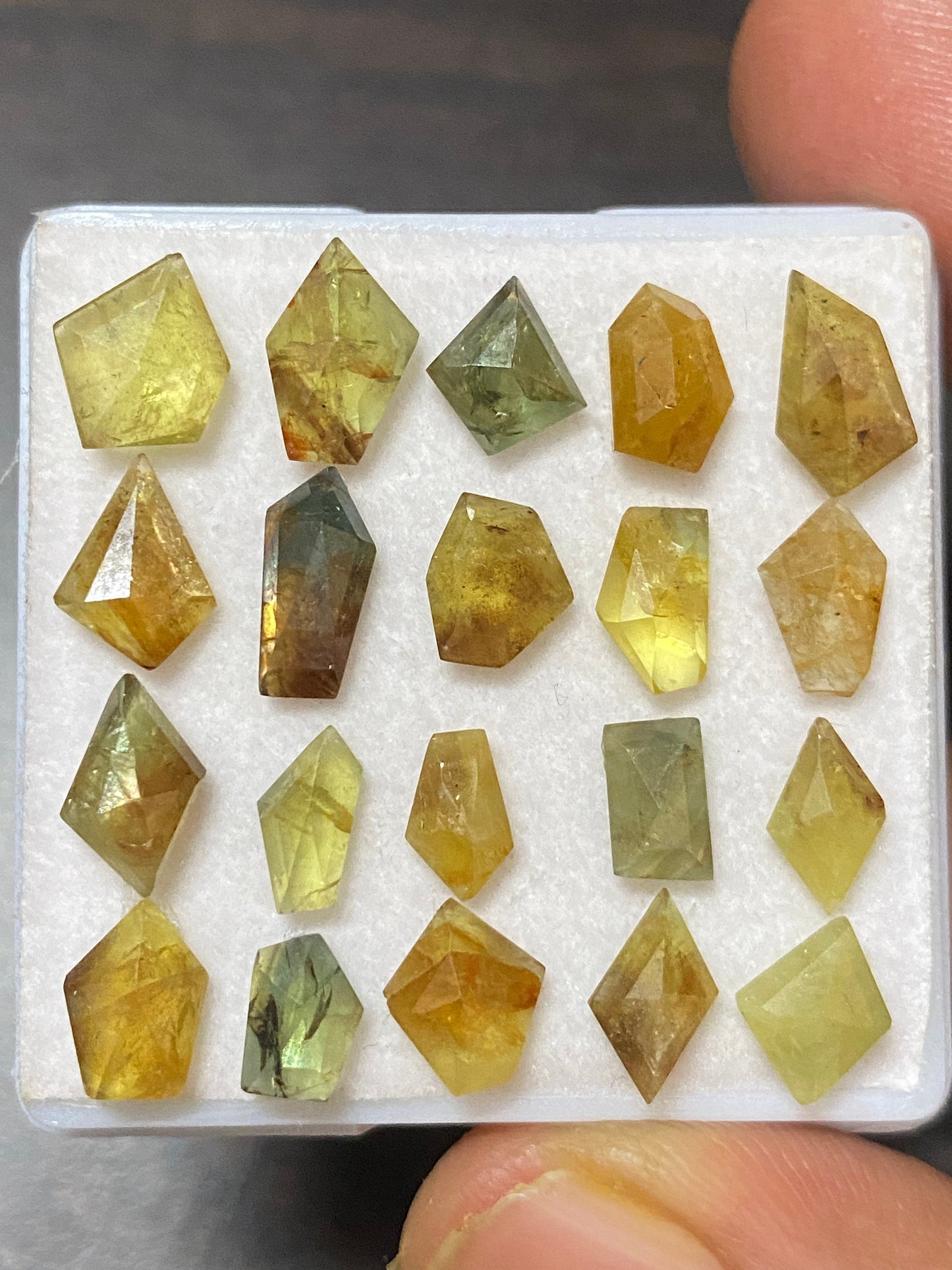 Stunning rare Nigerian sapphire Geometric stepcut colorful Bicolor yellow sapphire lot pcs 20 wt 21 cts rosecut sapphire 6.8x4.8mm-9.5x7.7mm