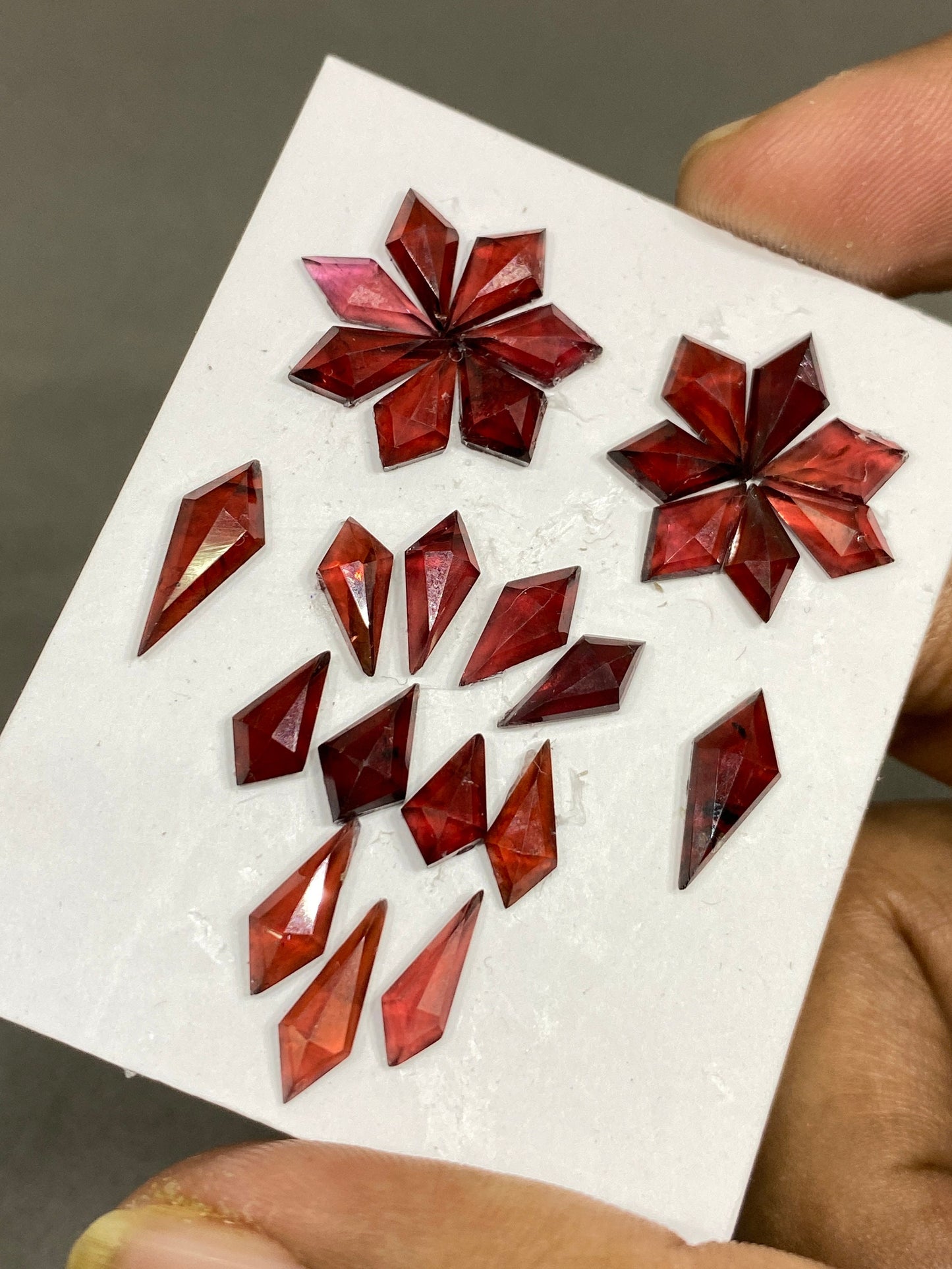 Stunning Red garnet kite step cuts aaa quality wt 30.5 cts pcs 27  size 9.5x5-14x6mm red  garnet stepcut hexagon