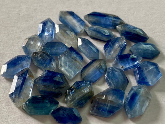 Natural blue bicolor kyanite hexagon stepcut beautiful color kyanite stepcut hexagon shape kyanite Bicolor blue