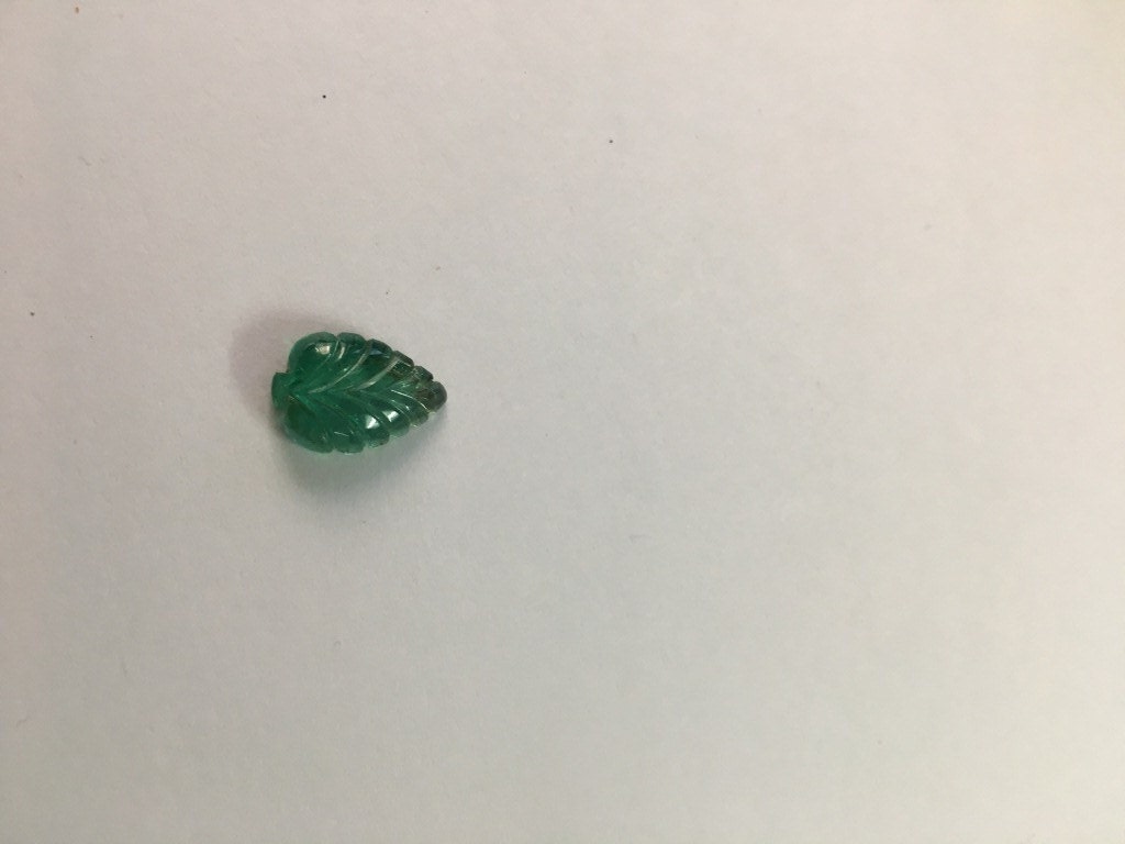 Rare AAA Very beautiful Zambian Emerald leaf carving weight 3.5 carats size 14x10mm Natural Zambian Emerald fine quality emerald carving