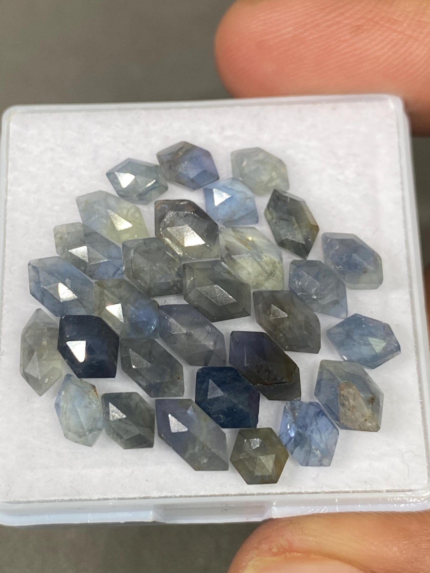 Stunning rare blue grey sapphire rosecut parti sapphire blue  bi color sapphire hexagon pcs 29 wt 28 cts size 5x4mm-9x4mm rosecut sapphire