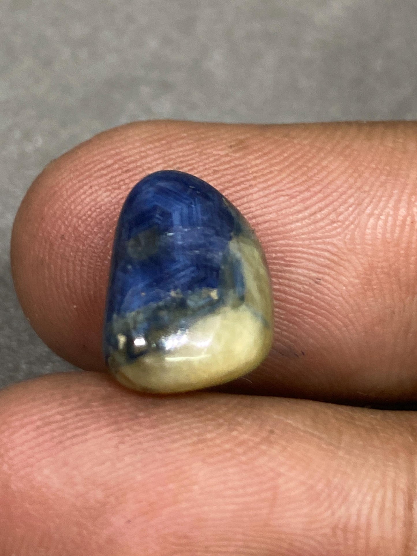 Mesmerising rare Natural Bicolor blue yellow sapphire nugget wt 10.90 carats size 13x10mm unheated hexagonal sheen fancy blue sapphire