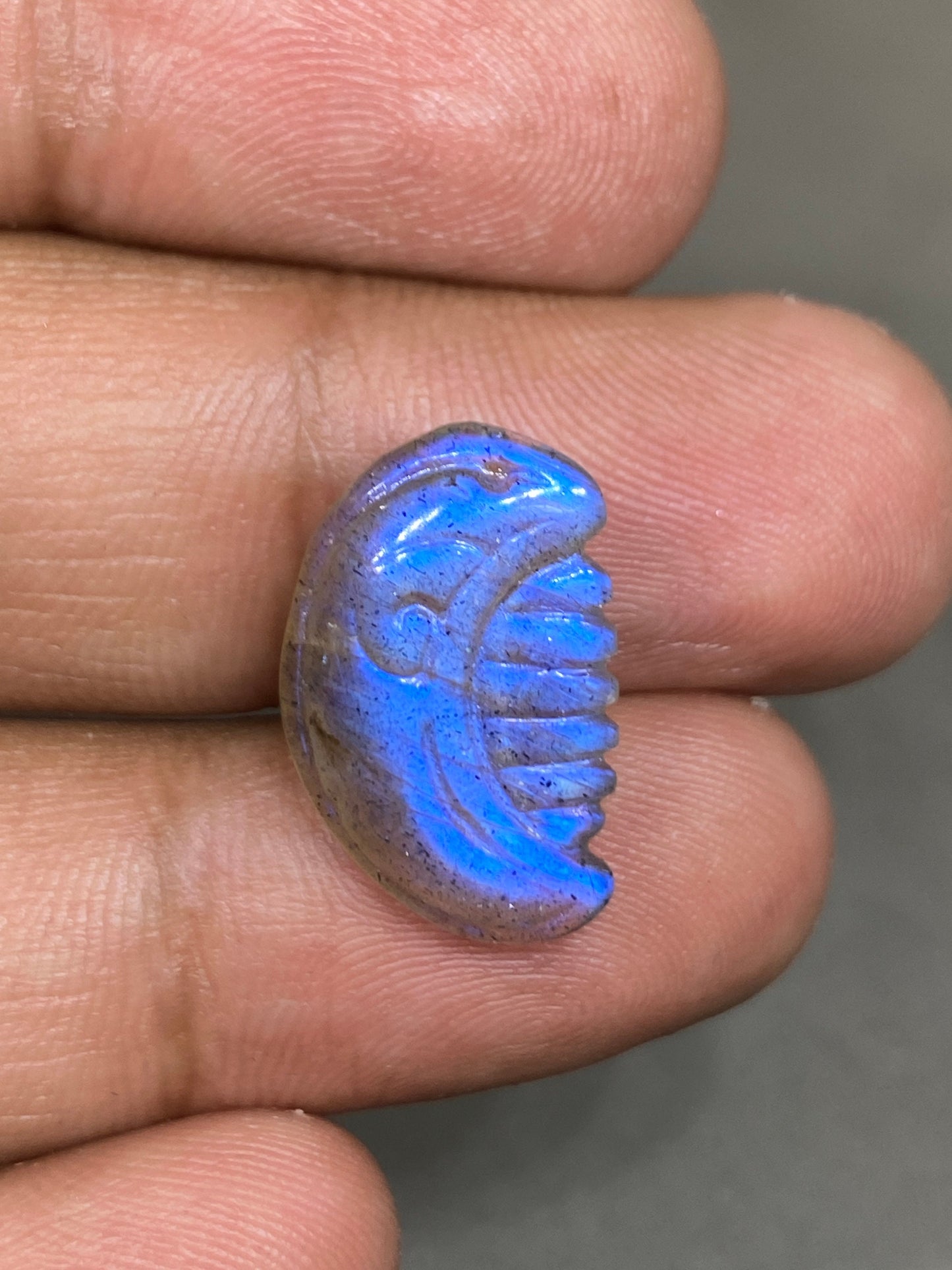 Rare Black rainbow labradorite moon carving blue fire smooth polished pcs 1 wt 9.80 cts size 19x13mm labradorite  carving