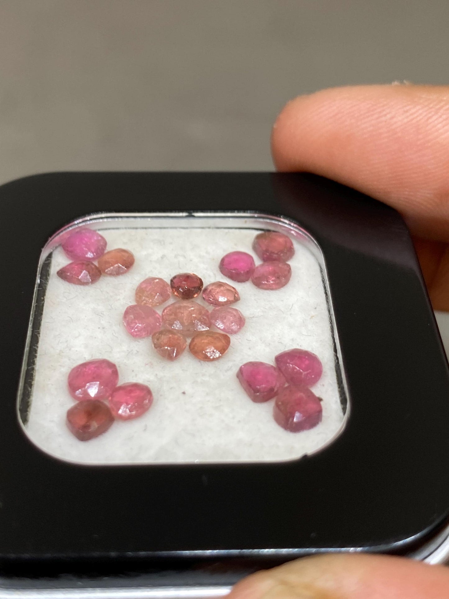 Pink tourmaline very small size faceted heart briolettes undrilled pcs 20 wt 5.5 carats size 3.7mm-5x4.4mm pink tourmaline heart briolettes