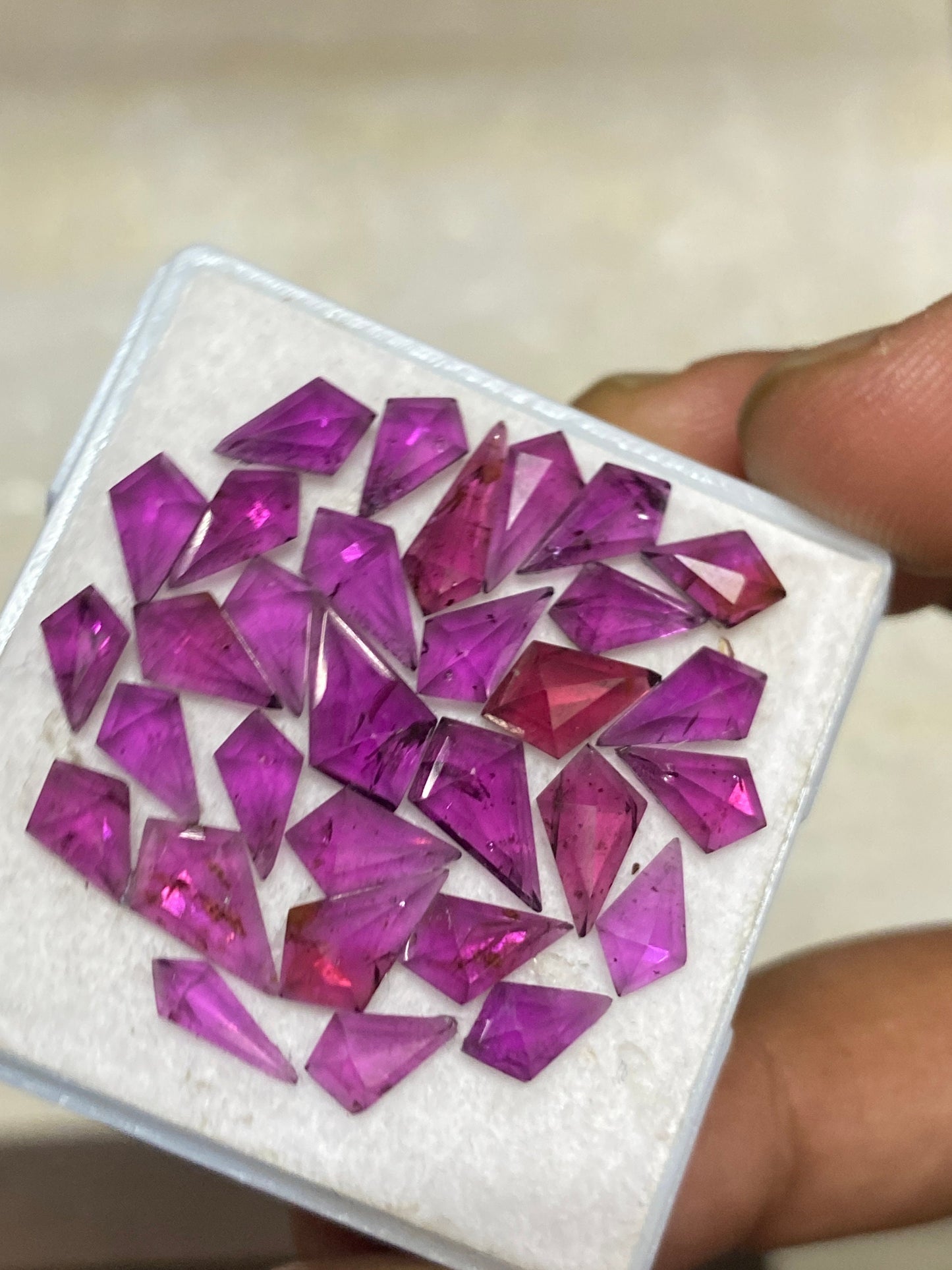 Dazzling Rhodolite garnet geometric kite step cuts aaa quality wt 22 cts pcs 31 small size 6x4-11x6mm Rhodolite garnet stepcut hexagons