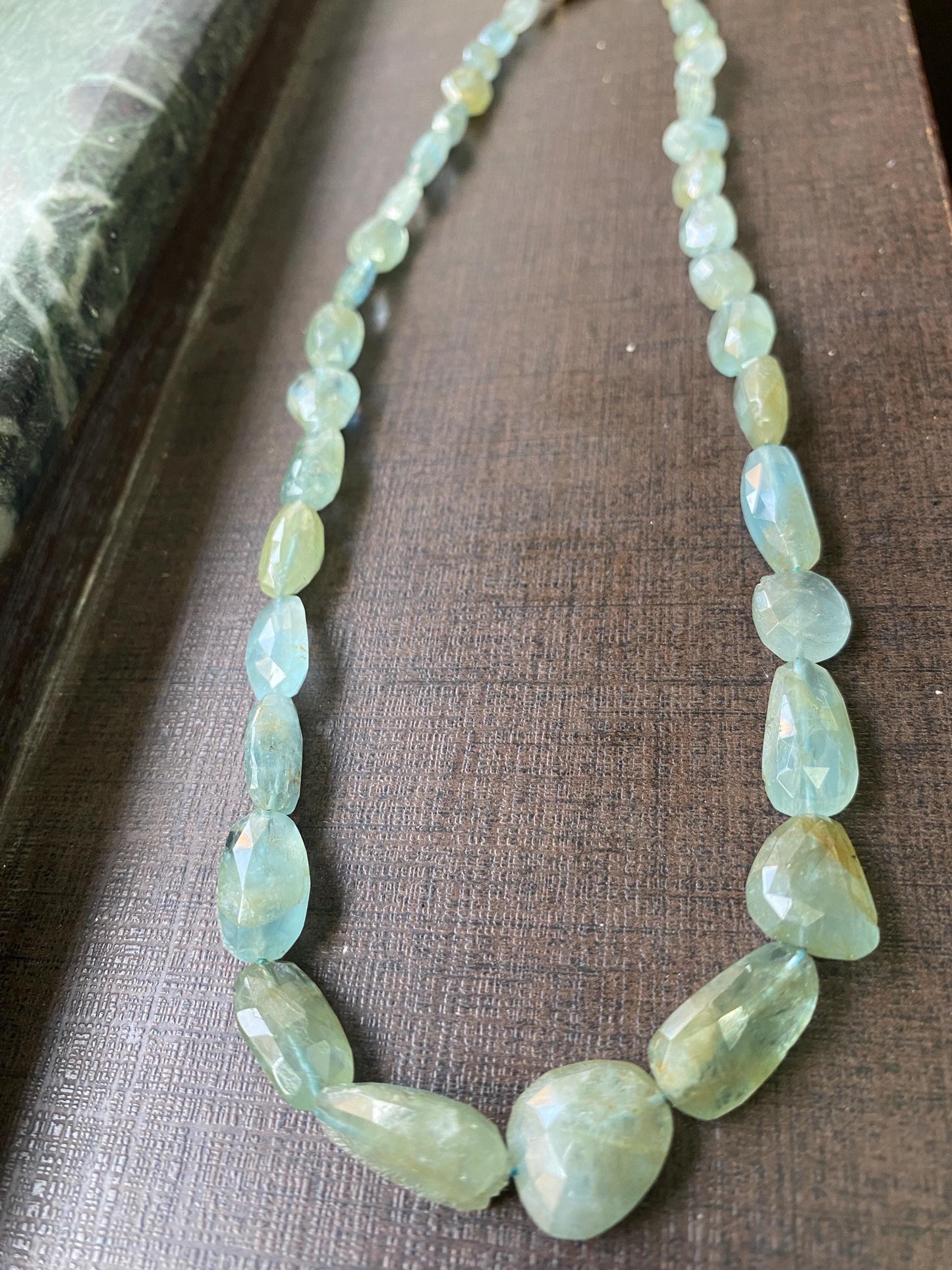 Beautiful Aquamarine faceted necklace weight  179.45 carats size 9x7 mm to 18x11mm length 18 inches