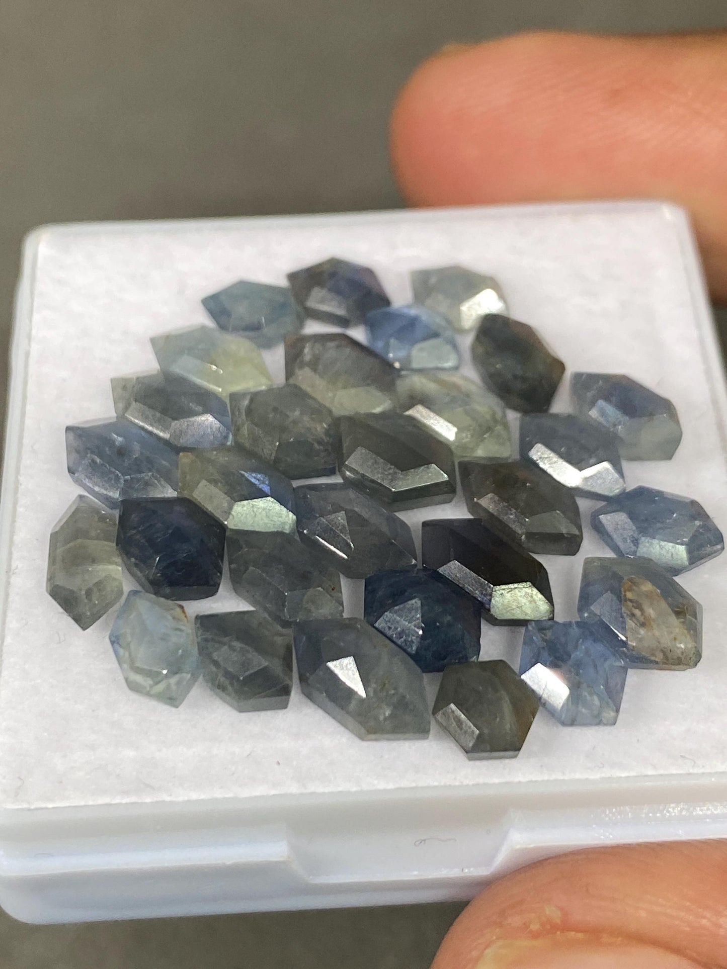 Stunning rare blue grey sapphire rosecut parti sapphire blue  bi color sapphire hexagon pcs 29 wt 28 cts size 5x4mm-9x4mm rosecut sapphire