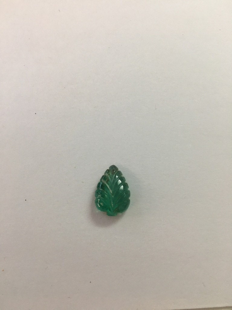 Rare AAA Very beautiful Zambian Emerald leaf carving weight 3.5 carats size 14x10mm Natural Zambian Emerald fine quality emerald carving