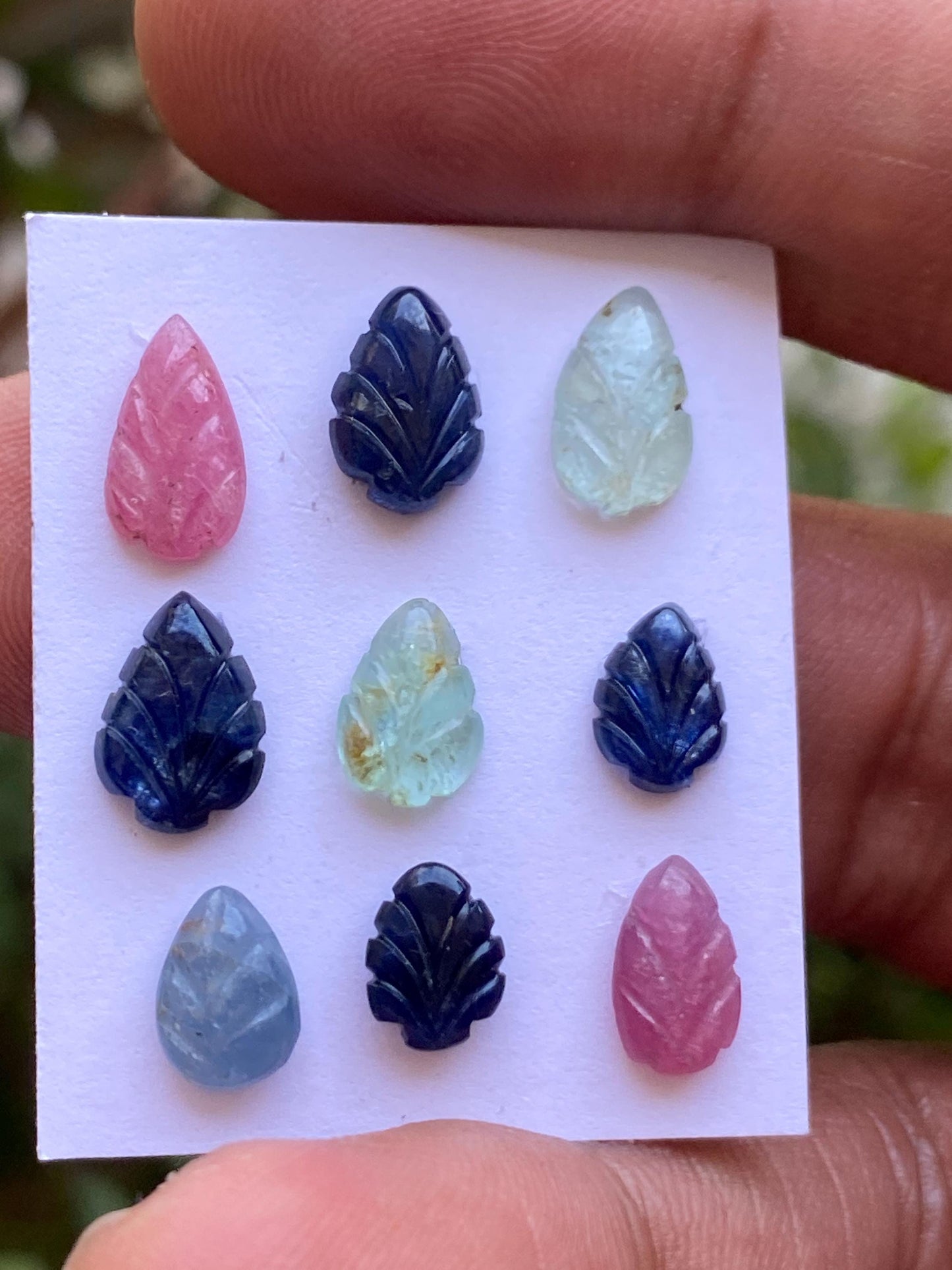 Amazing emerald ruby Sapphire Leaves Leaf Carving Natural  fine Quality size 8x6mm-10x7mm Wt 13.75 Carats Pcs 9 wholesale lot