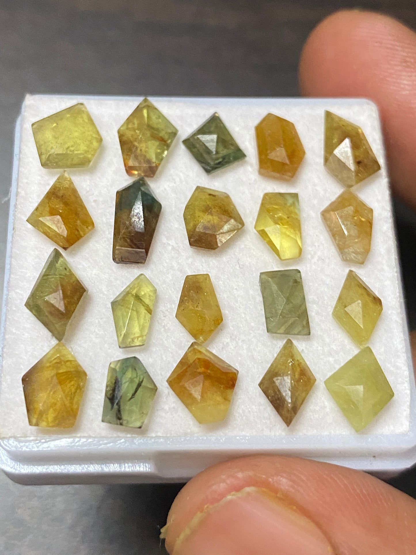 Stunning rare Nigerian sapphire Geometric stepcut colorful Bicolor yellow sapphire lot pcs 20 wt 21 cts rosecut sapphire 6.8x4.8mm-9.5x7.7mm