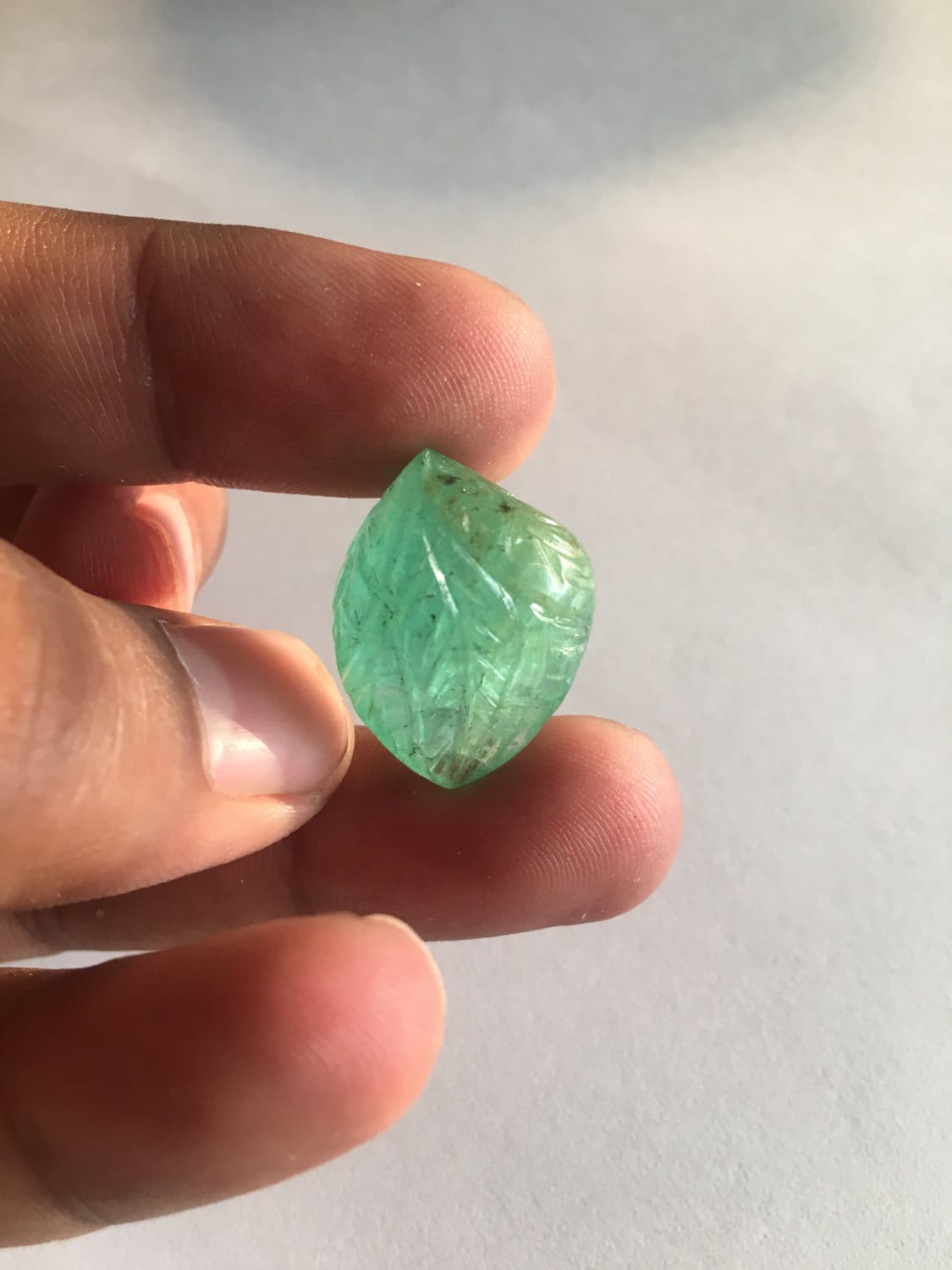 Emerald carving beautiful  natural rare huge piece 24 carats 22x17mm exquisite rare investment grade emerald aaa emerald leaf carving