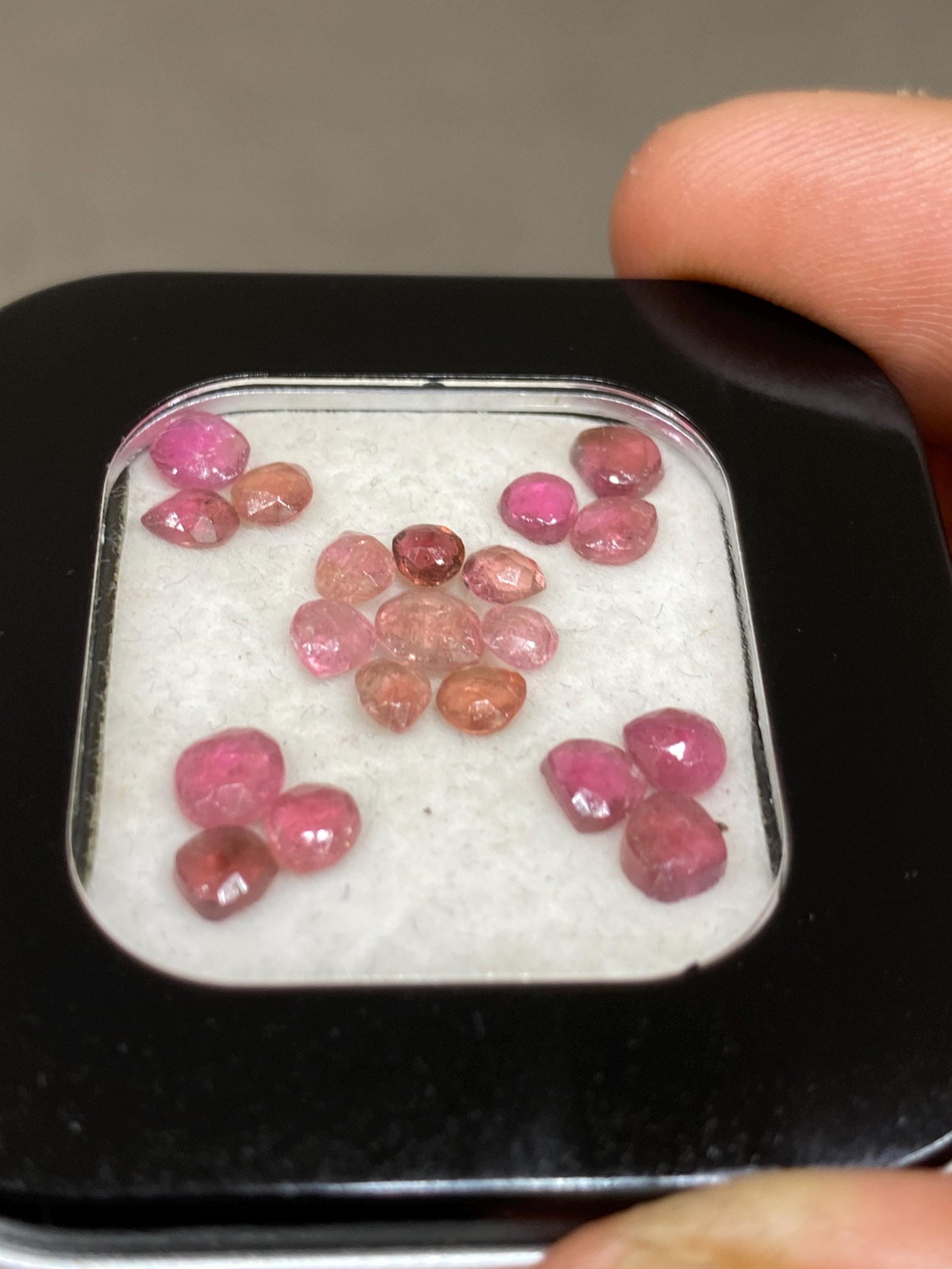 Pink tourmaline very small size faceted heart briolettes undrilled pcs 20 wt 5.5 carats size 3.7mm-5x4.4mm pink tourmaline heart briolettes