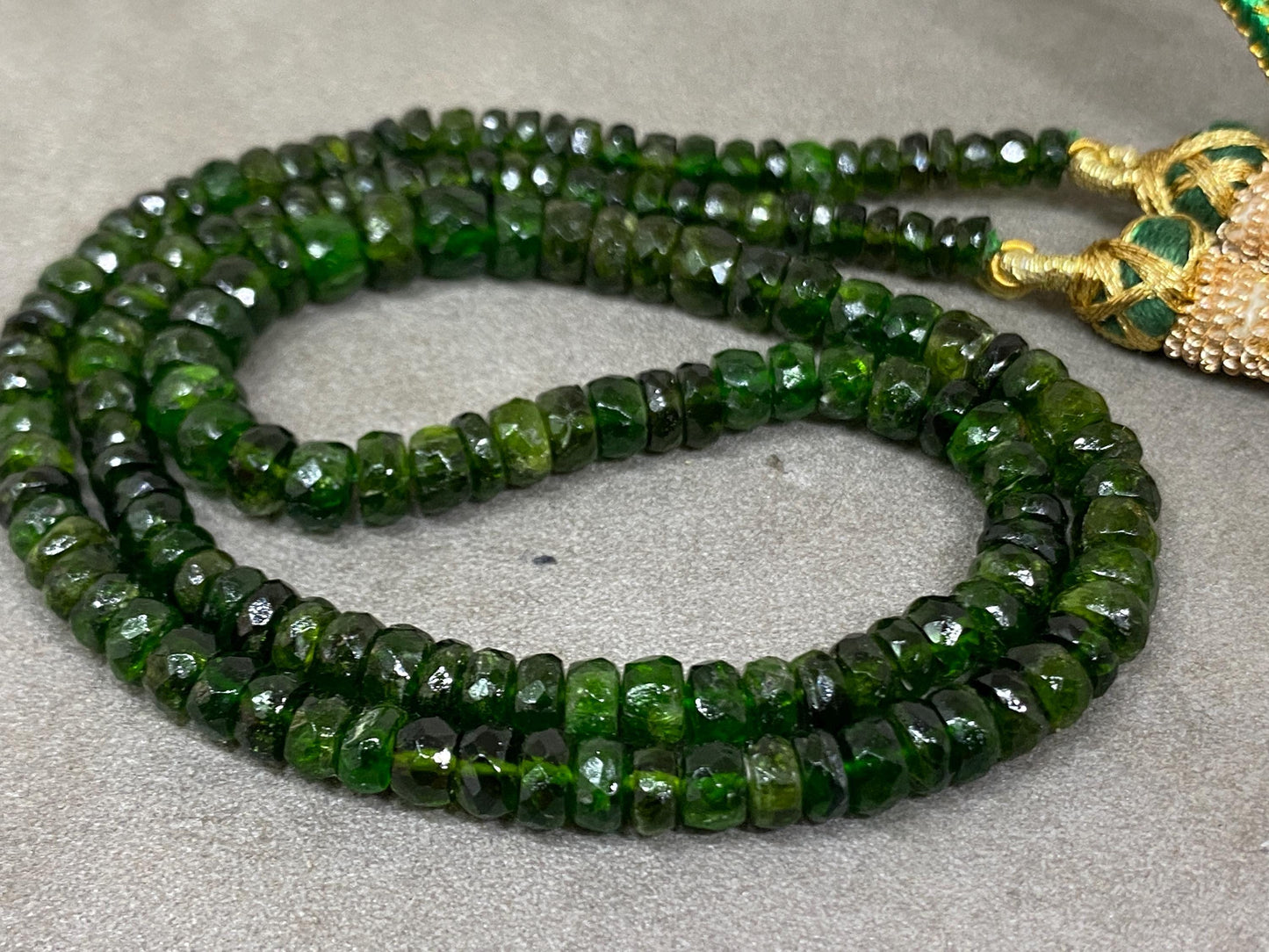 Rare chrome diopside faceted beads rare necklace weight 112 cts size 4.5mm-6mm  length 18 inches