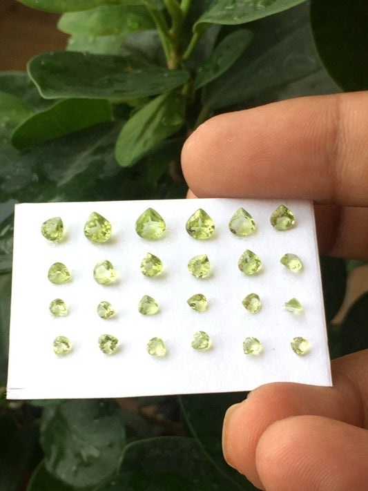 Peridot heart shape cutstones small size 2.6mm-4x5mm weight 3.90 carats pcs 24 natural peridot heart ring supply pendant jewelry designer