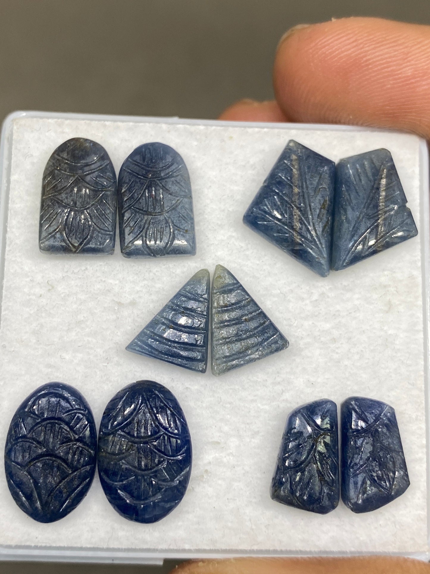 Stunning rare blue sapphire leaf carving fine quality pcs10 wt 42 cts size 11x9-14x10mm sapphire carving unheated untreated sapphire earring