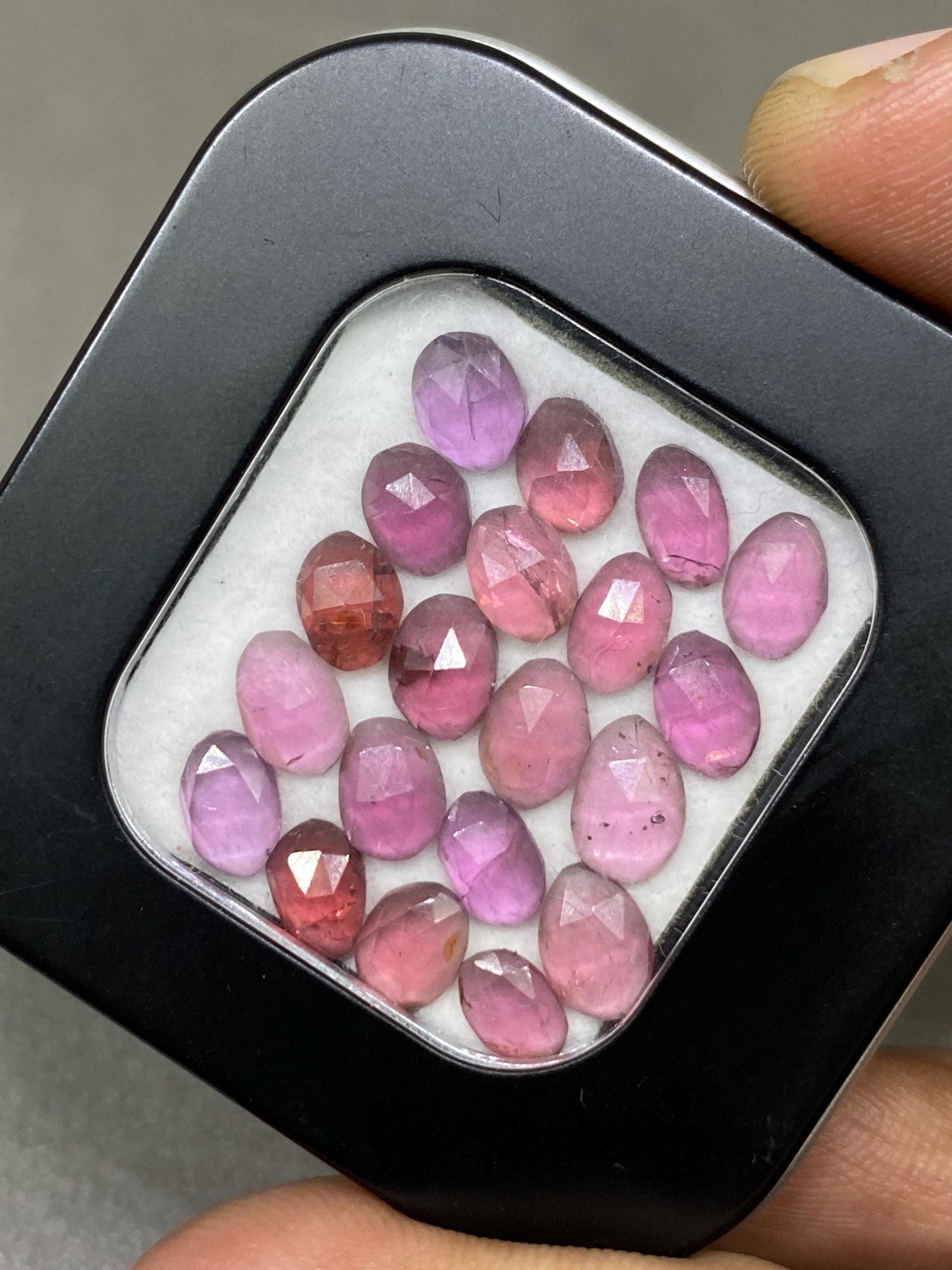 Rhodolite garnet Rosecut beautiful Rosecut size wt 15.60 cts pcs 20 size 6x4mm-8x5mm lovelot pink garnet Rosecut rhodolite garnet slices