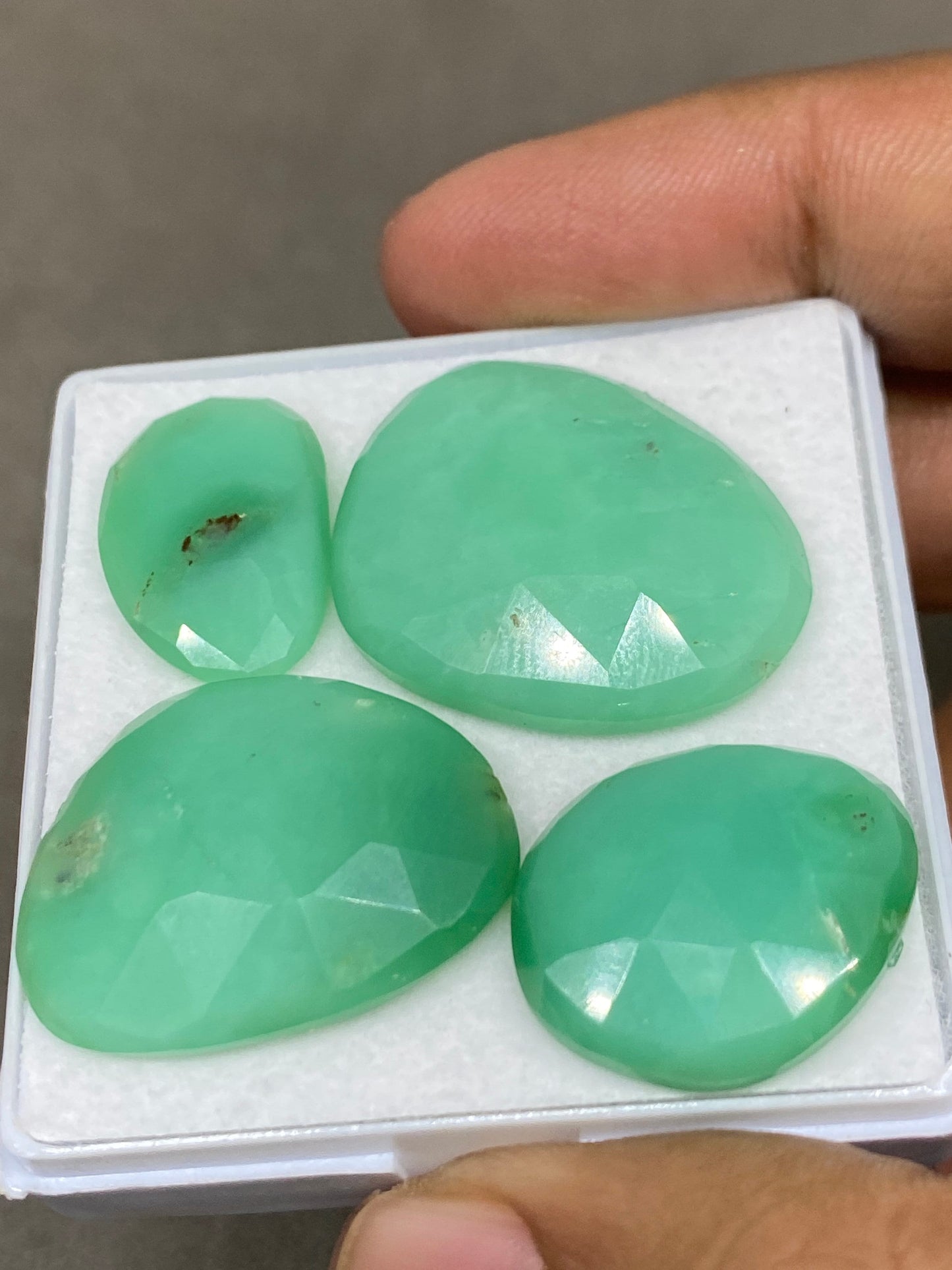 Very Rare huge size chrysoprase rosecut flats aaa fine quality pcs 4 weight 70 carats size 19.5x13.5mm-28x22.5mm chrysoprase rosecuts