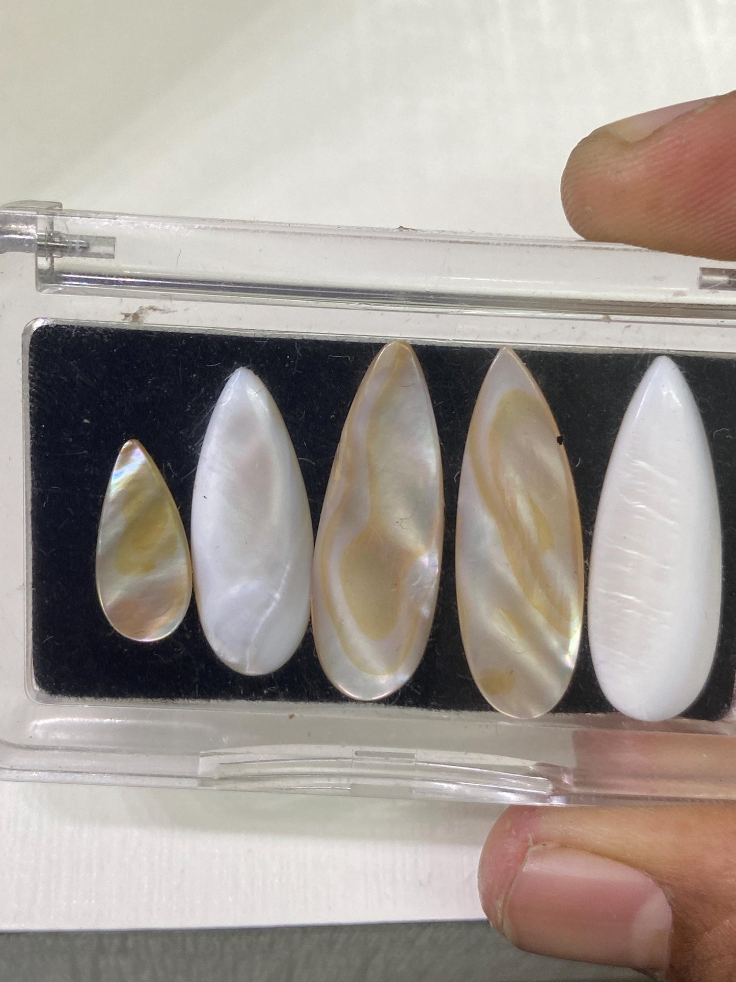 Vivacious rare Mother of Pearl pear shape large size smooth gems flats size 16x7-29x10mm wt 20.85 carats pcs 5 rosecut mother of Pearl