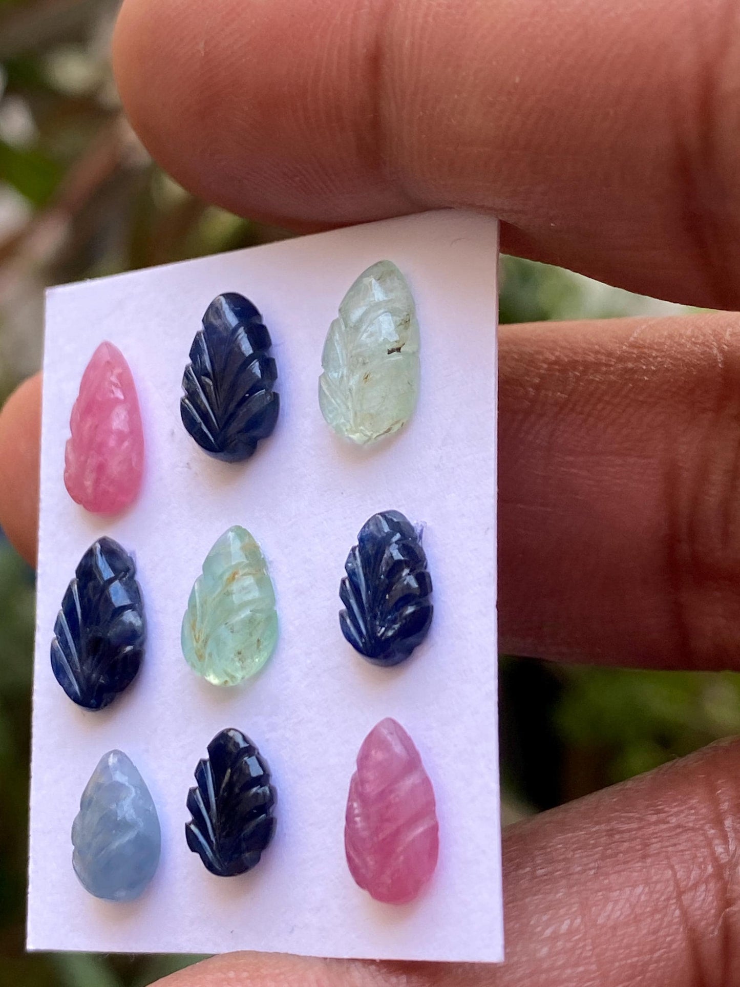 Amazing emerald ruby Sapphire Leaves Leaf Carving Natural  fine Quality size 8x6mm-10x7mm Wt 13.75 Carats Pcs 9 wholesale lot