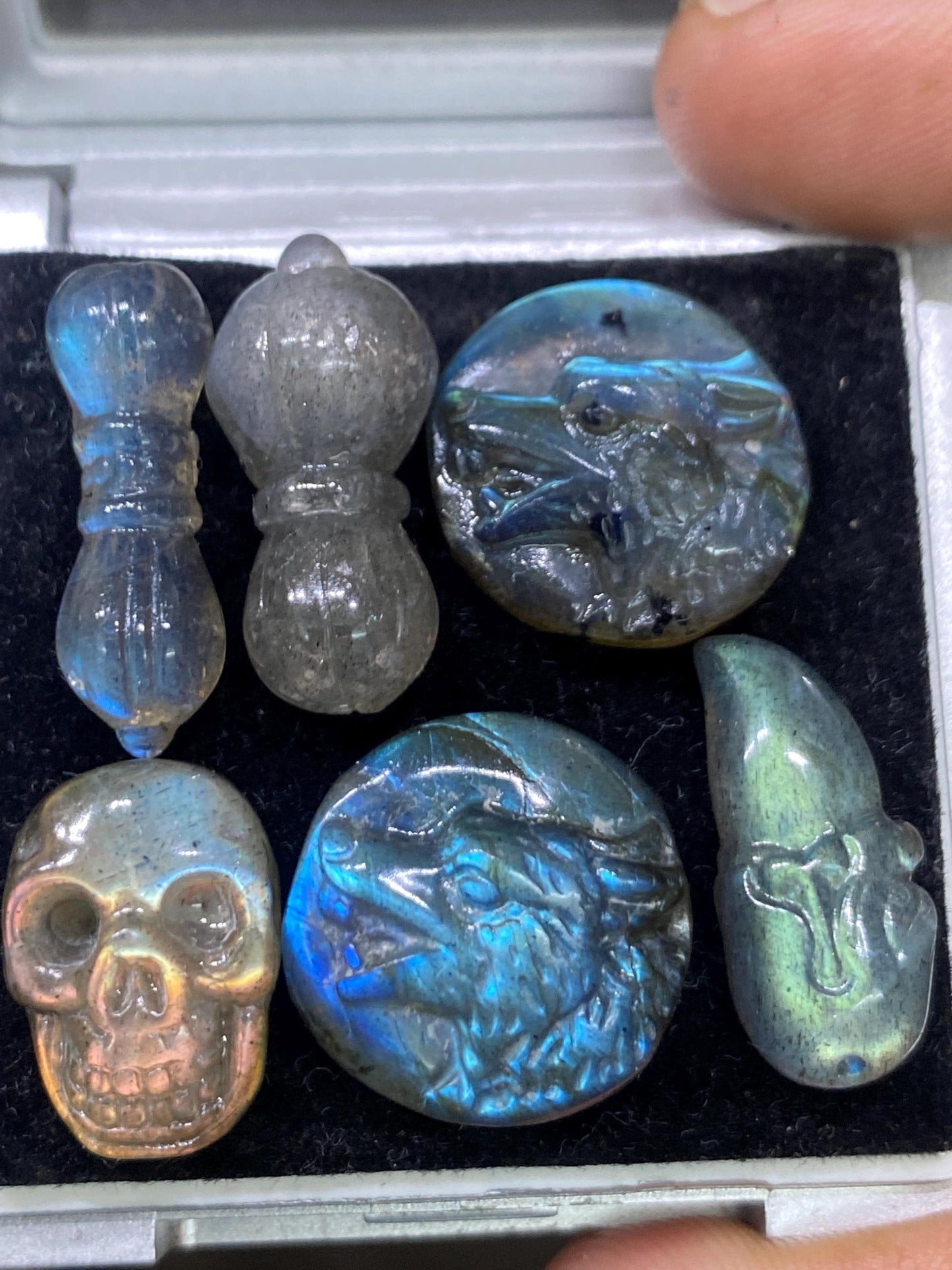 Dazzling AAA Natural Blue fire labradorite wolf face gargoyle carving aaa wt 85.80 cts pcs 6 size 9x6-16x7mm labradorite carving