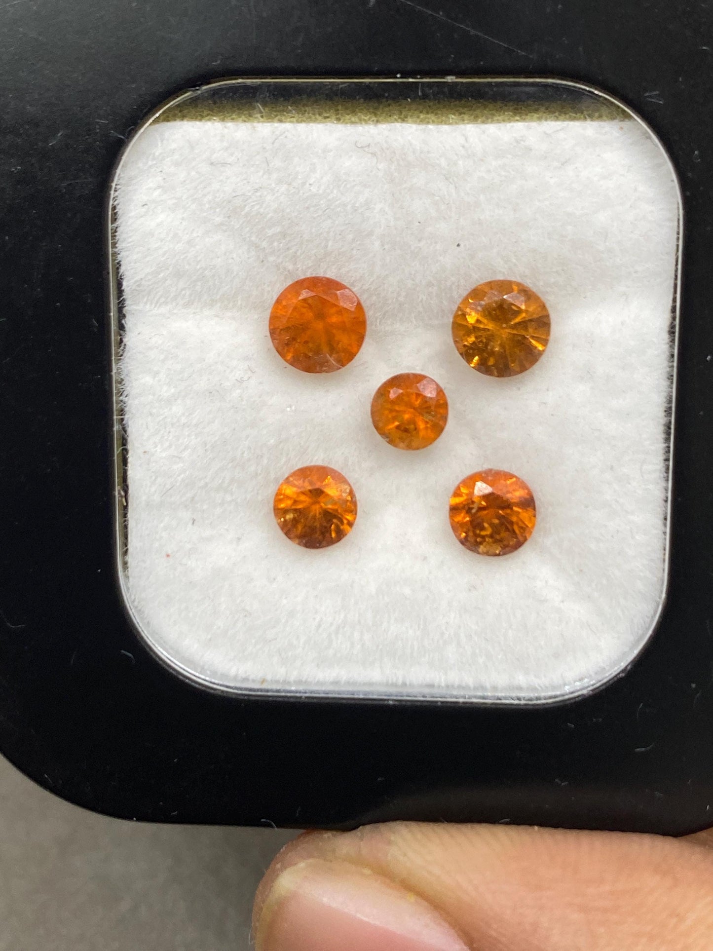 Stunning orange Fanta garnet round diamond cut weight 2.50 carats pcs  5  size 4mm-5mm spessartite faceted