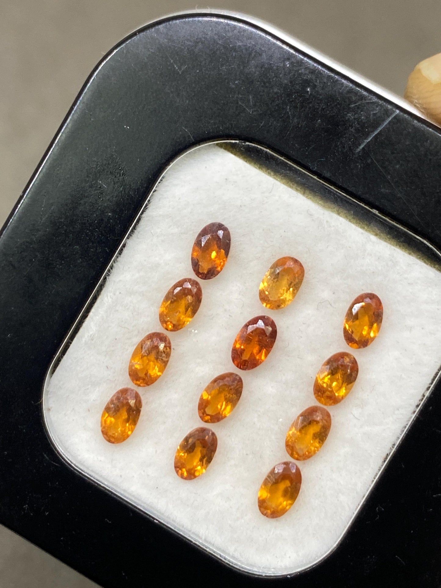 Fantastic orange Fanta garnet oval  cut weight carats pcs  12  size   spessartite faceted