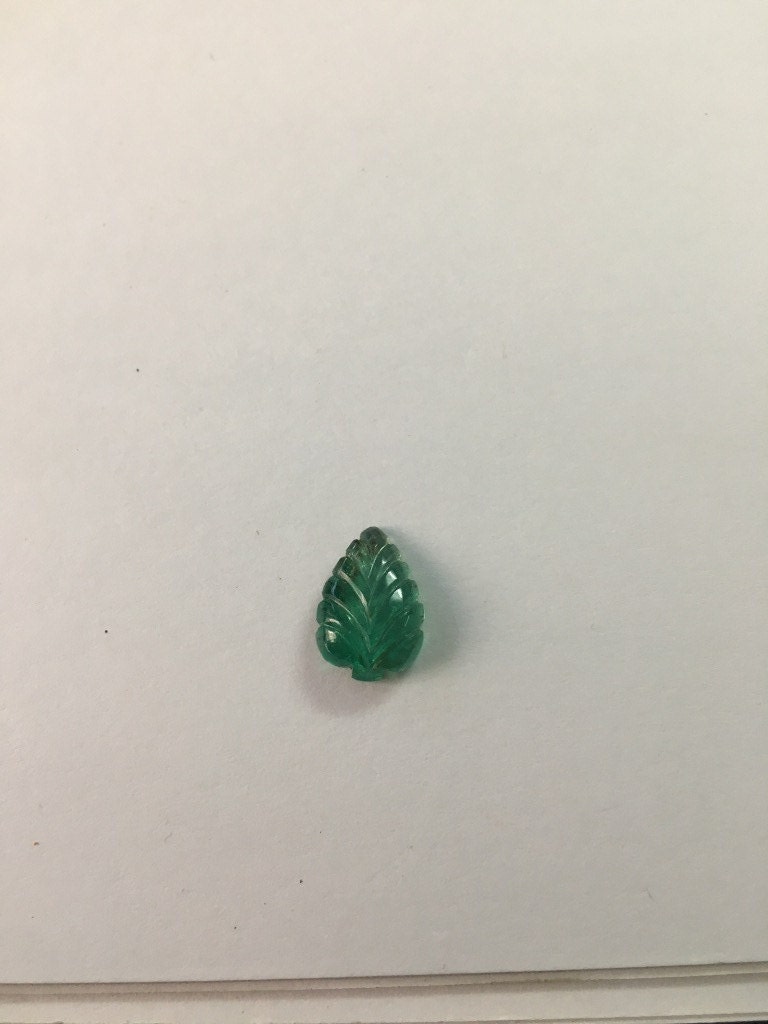 Rare AAA Very beautiful Zambian Emerald leaf carving weight 3.5 carats size 14x10mm Natural Zambian Emerald fine quality emerald carving