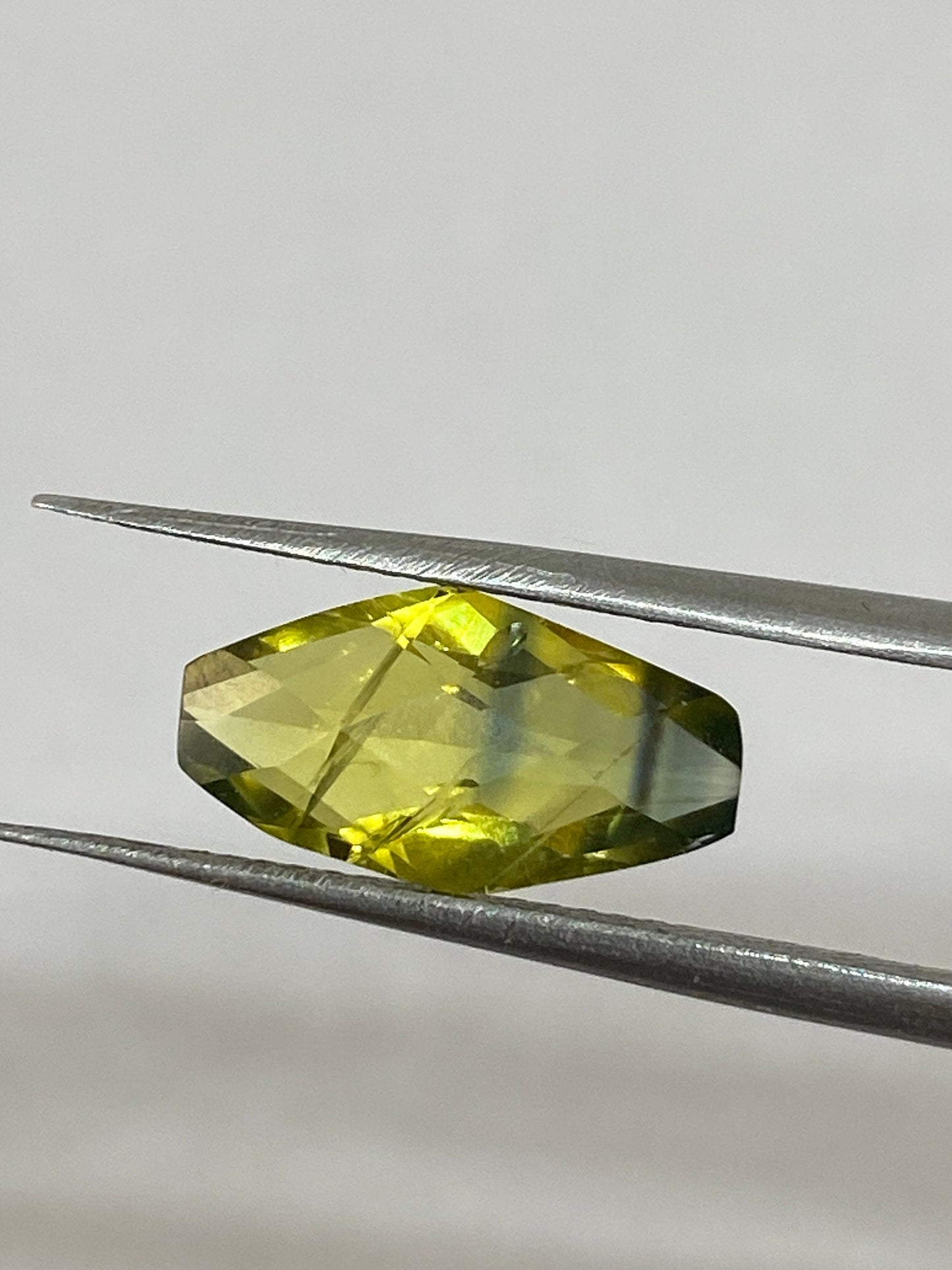 Very Rare Bi color sapphire yellow sapphire blue sapphire faceted 3.20 cts aaa sapphire ideal for ring fancy sapphire pitambari neelam