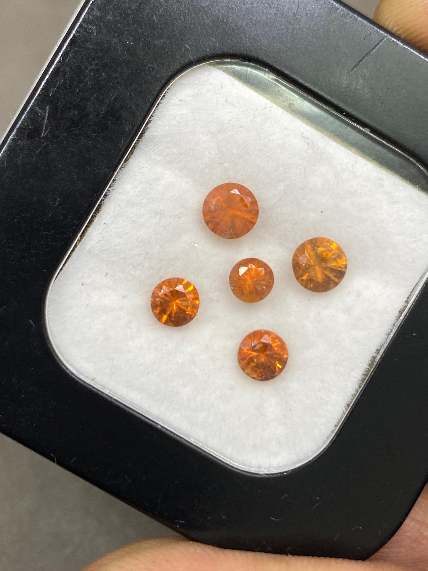 Stunning orange Fanta garnet round diamond cut weight 2.50 carats pcs  5  size 4mm-5mm spessartite faceted