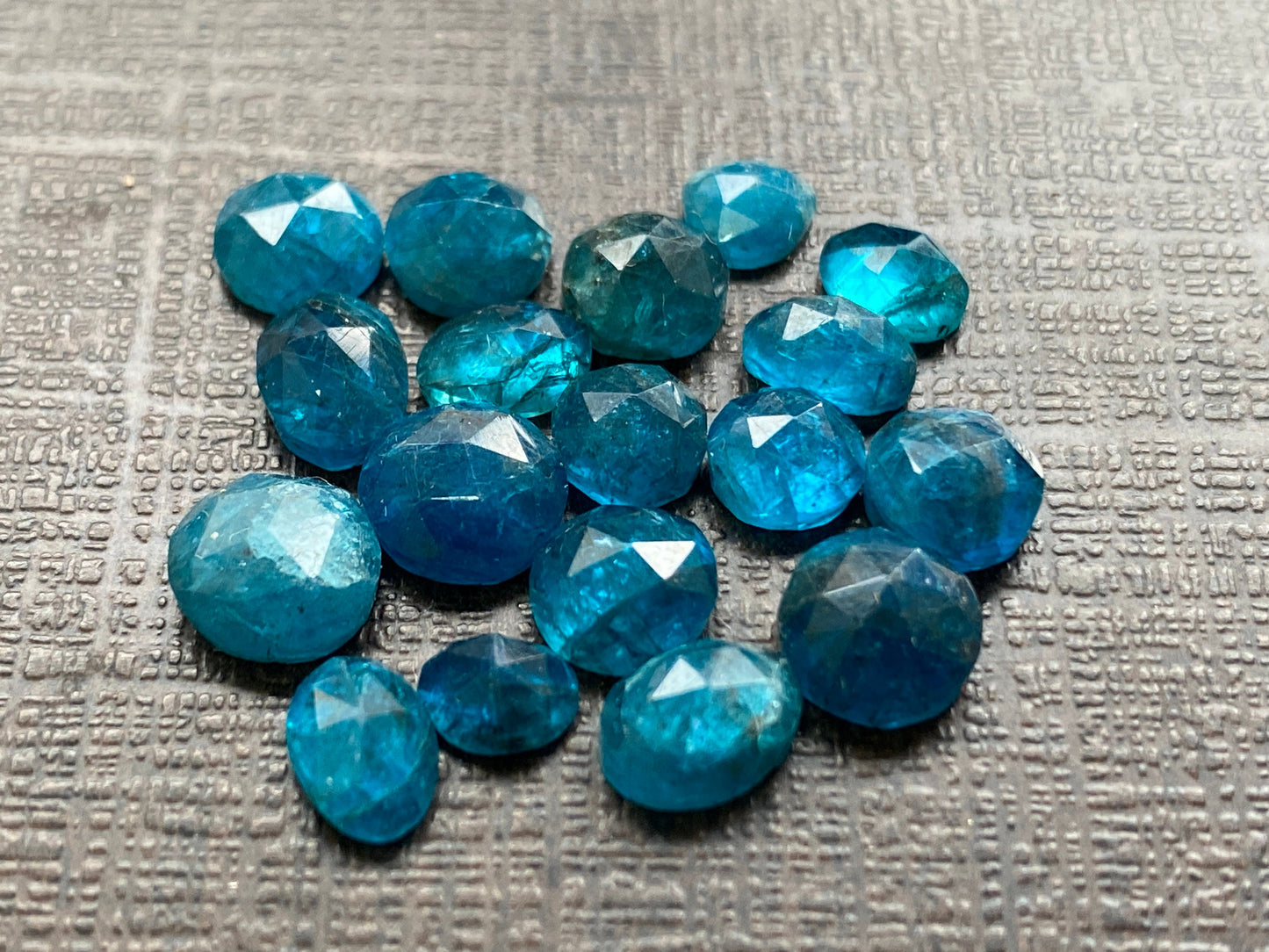 Lovely Rare Neon blue apatite flat cabochons oval rounds wholesale lot weight 19 carats pcs 18 size 5x4mm-7mm electric blue apatite