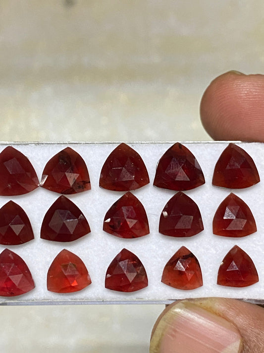 Wow Rare red garnet trillion  wt 38  pcs 15 size 7mm-9mm red garnet gate shape faceted jewelry supply