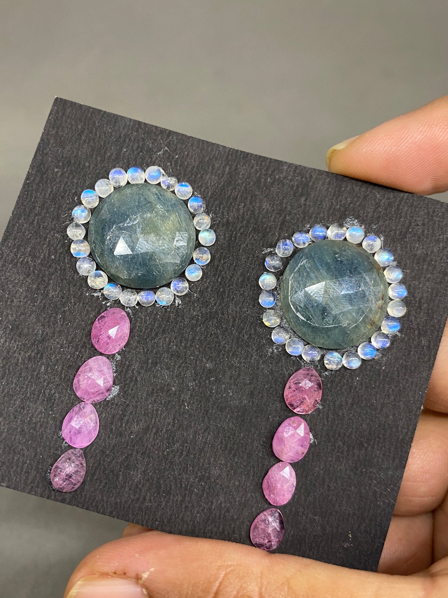 Natural ruby blue sapphire rosecut pair rainbow moonstone round earring supply size 3mm-19.5mm weight 55 carats pcs 54 natural cabochons