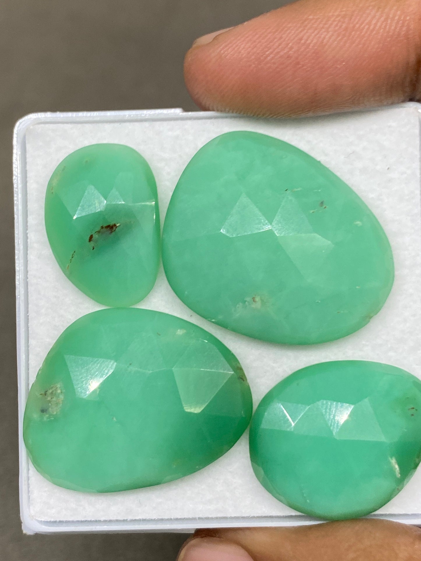 Very Rare huge size chrysoprase rosecut flats aaa fine quality pcs 4 weight 70 carats size 19.5x13.5mm-28x22.5mm chrysoprase rosecuts