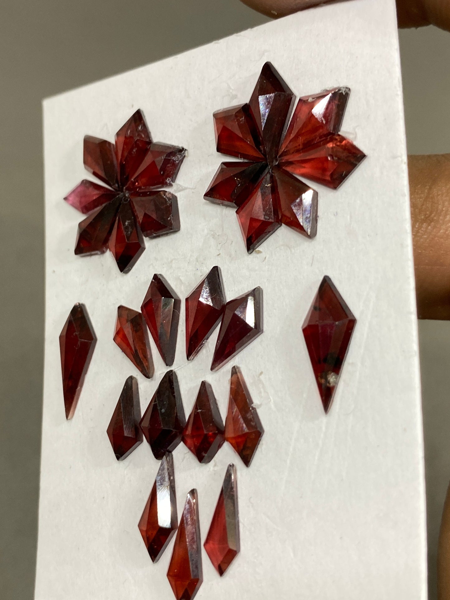 Stunning Red garnet kite step cuts aaa quality wt 30.5 cts pcs 27  size 9.5x5-14x6mm red  garnet stepcut hexagon