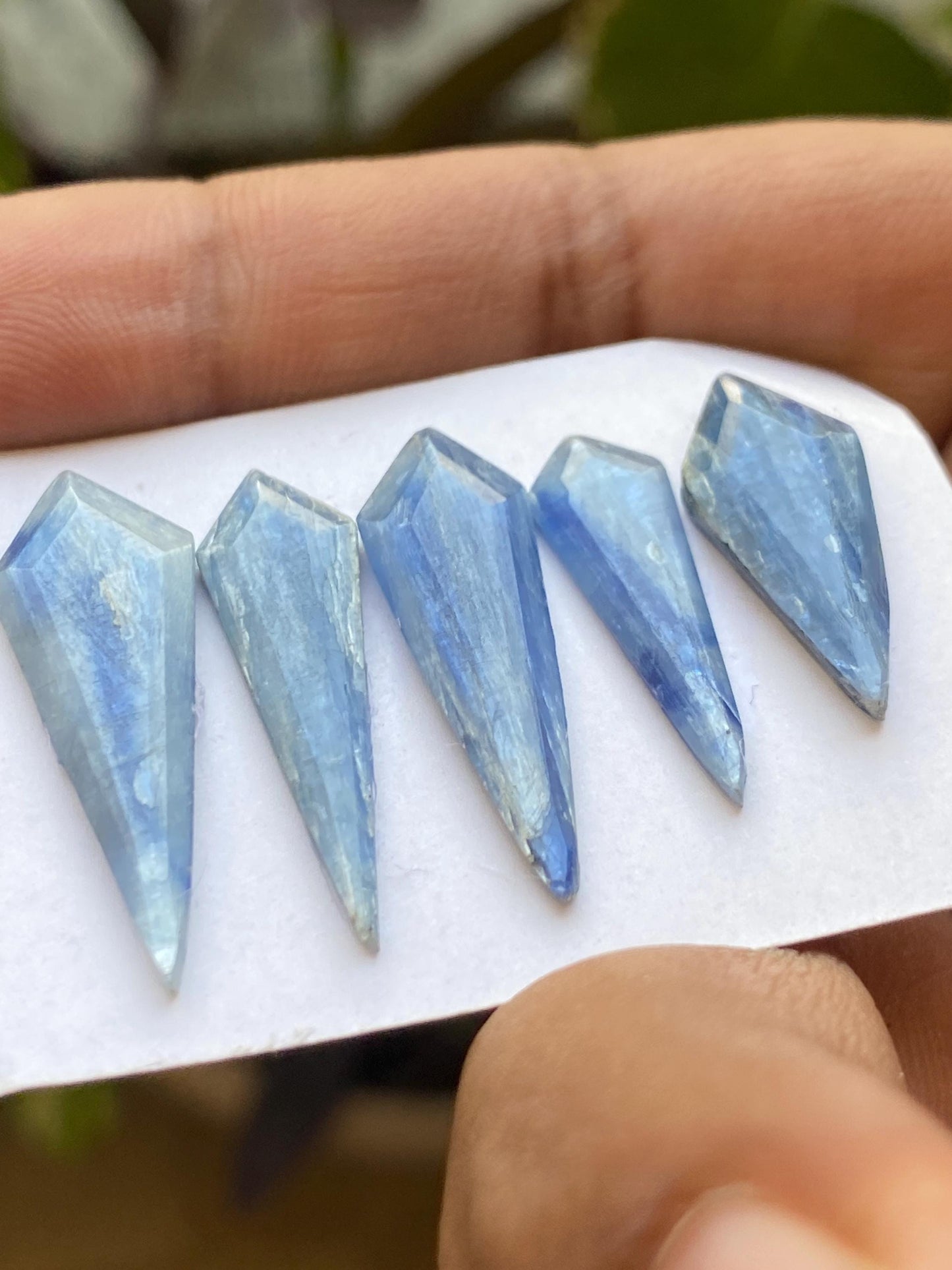 Cute rare sheen blue kyanite geometric kite flats fine quality wt 25 carats size 22x9-30x10mm pcs 5 sheen  kyanite blue kite