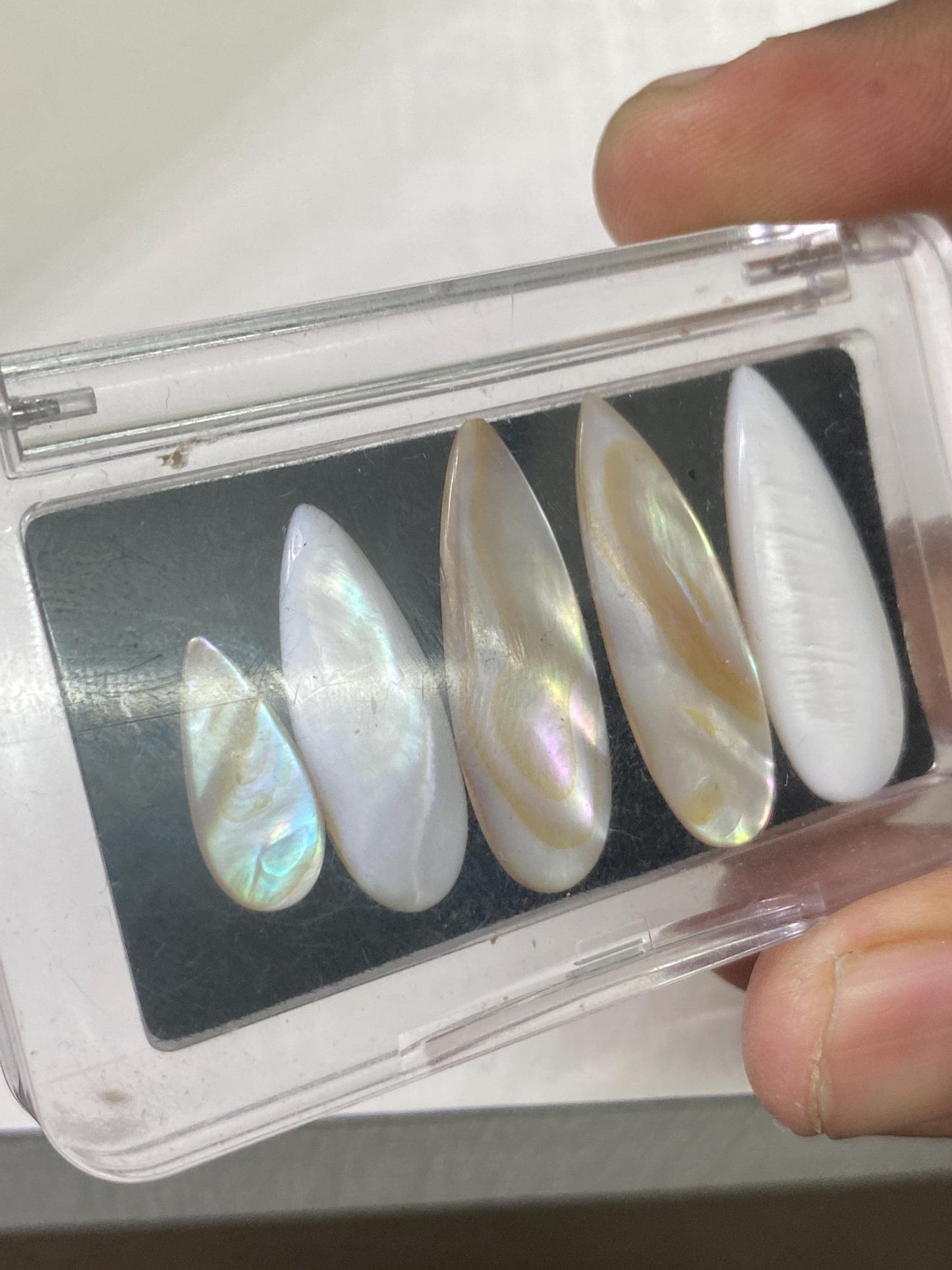 Vivacious rare Mother of Pearl pear shape large size smooth gems flats size 16x7-29x10mm wt 20.85 carats pcs 5 rosecut mother of Pearl