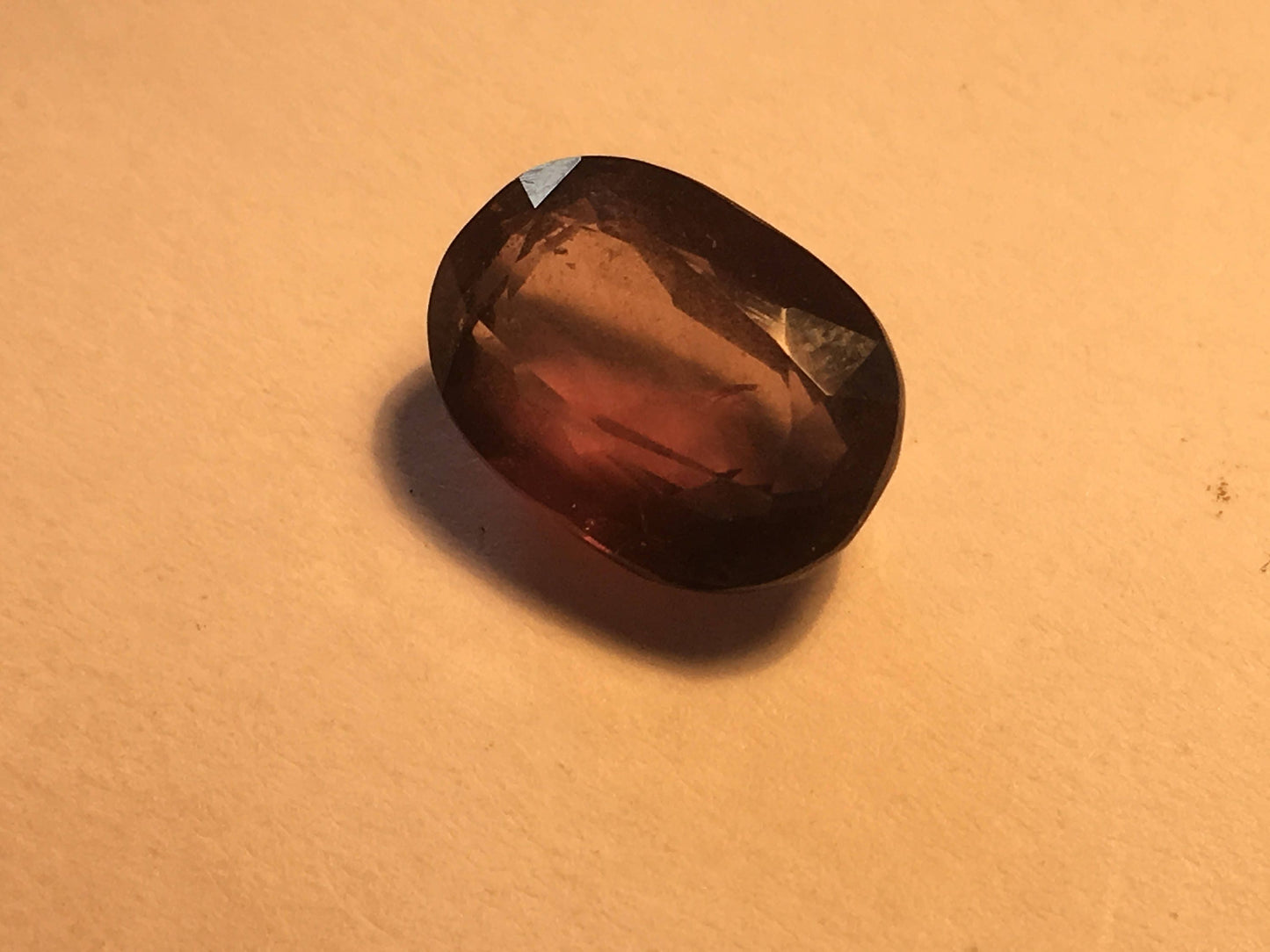 Bi color Sapphire very very rare size 13x9.3 mm weight 7.23 carats Rare bi color sapphire green with little pink in table