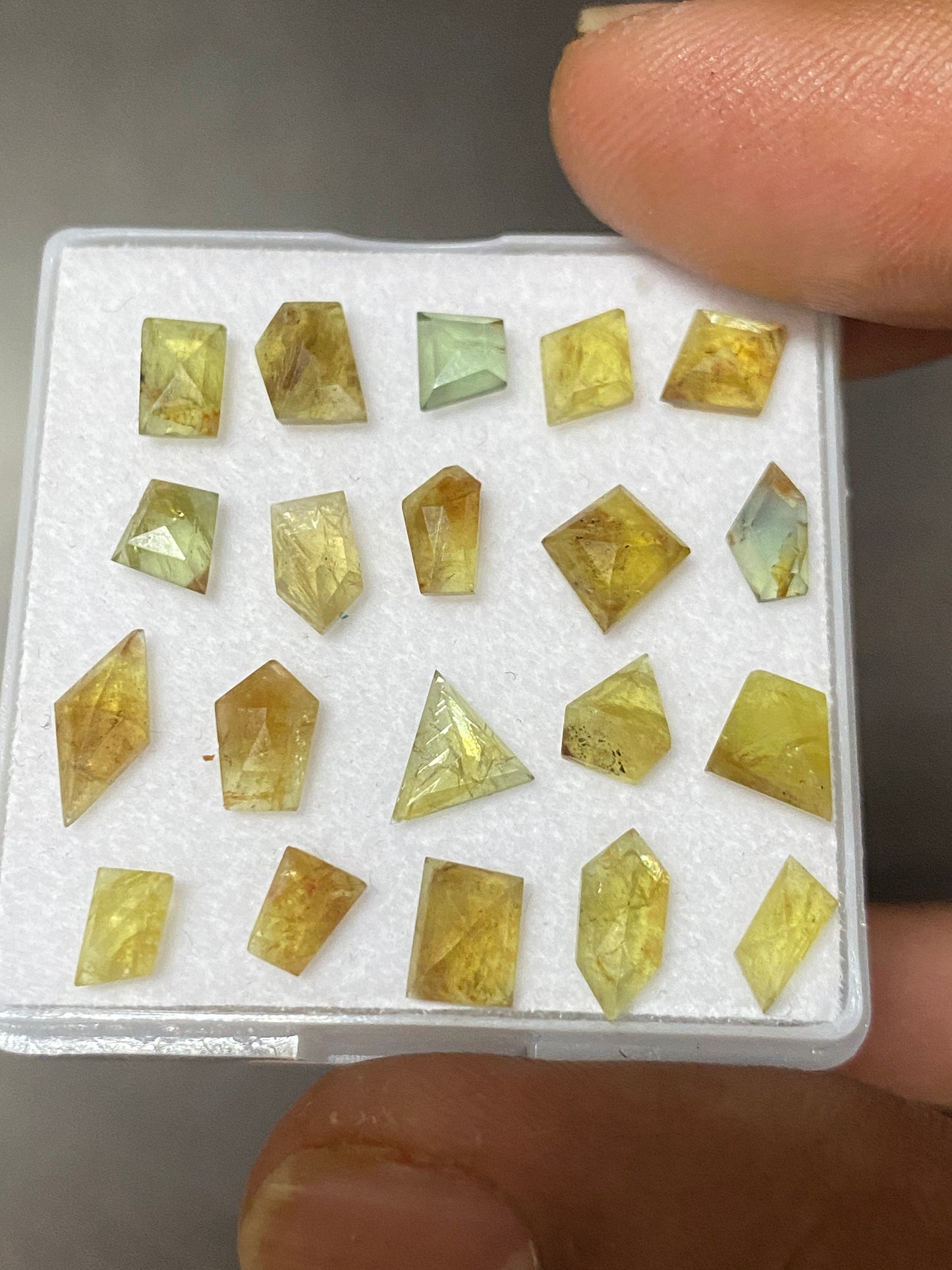 Stunning rare tanzania sapphire Geometric stepcut colorful Bicolor yellow sapphire lot pcs 20 wt 13.5 cts size 5x3-5mm rosecut sapphire